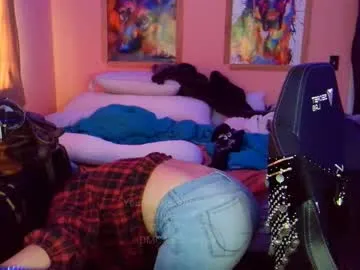 IORio2 – webcam model profile photo Image 7