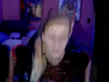 IORio2 – webcam model profile photo Image 9