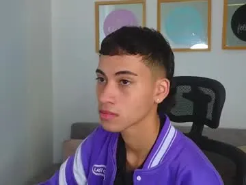 kustom77 – webcam model profile photo Image 10