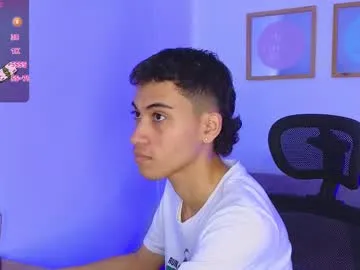 kustom77 – webcam model profile photo Image 11