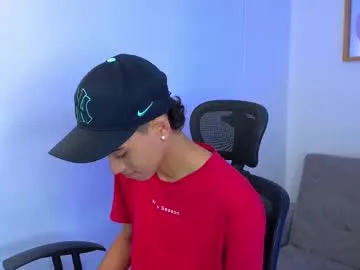 kustom77 – webcam model profile photo Image 18