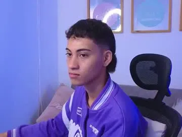 kustom77 – webcam model profile photo Image 9