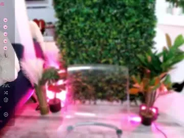 Allla – webcam model profile photo Image 13