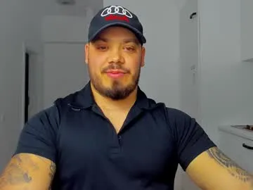 octavarium211 – webcam model profile photo Image 2