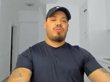 octavarium211 – webcam model profile photo Image 8