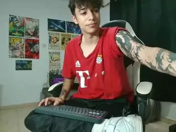 YoungSquad – webcam model profile photo Image 13