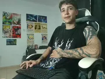 YoungSquad – webcam model profile photo Image 16