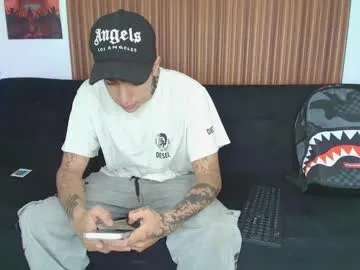 YoungSquad – webcam model profile photo Image 3