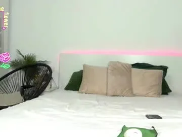 FaaBinaa – webcam model profile photo Image 7