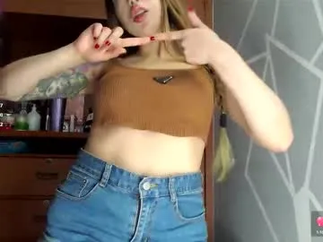 YoungSquad – webcam model profile photo Image 11