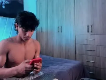 hunkwithglasses – webcam model profile photo Image 2