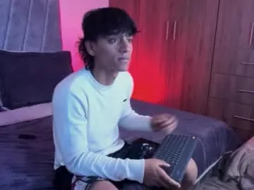 hunkwithglasses – webcam model profile photo Image 6