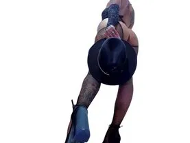 luna_jonnes1 – webcam model profile photo Image 2