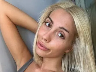 hina_porn – webcam model profile photo Image 4