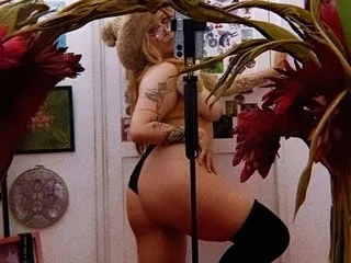 celinelow – webcam model profile photo Image 7
