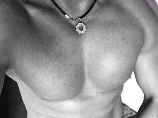 Linnea – webcam model profile photo Image 3