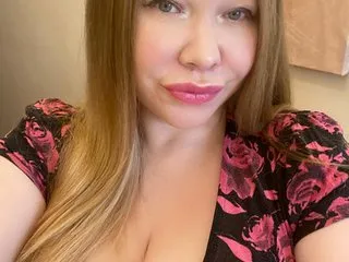 VIKITOMMY – webcam model profile photo Image 4
