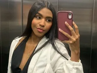 VIKITOMMY – webcam model profile photo Image 5