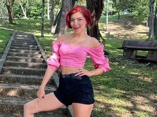 YoungSquad – webcam model profile photo Image 4