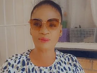 tinagiant – webcam model profile photo