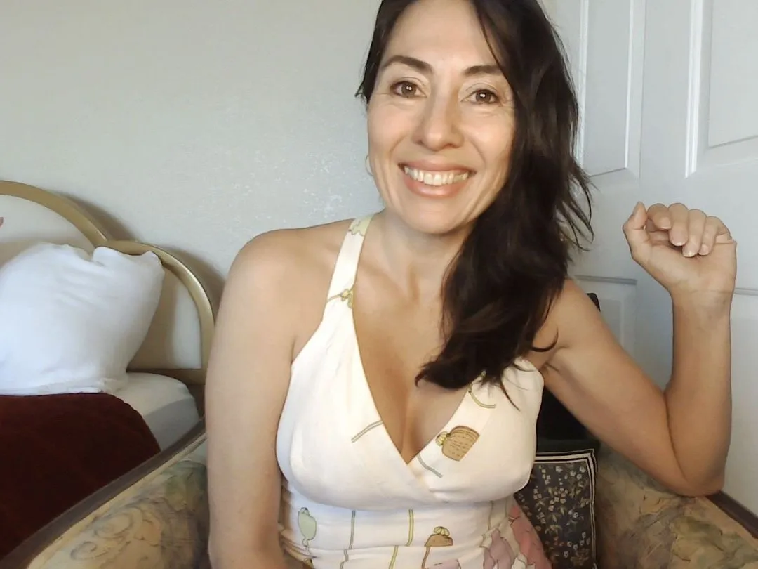 euphrosyne_princess – webcam model profile photo Image 2