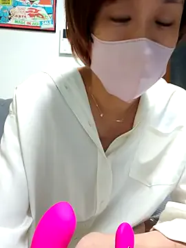 TOP_po – webcam model profile photo Image 18