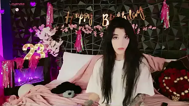 cozymell – webcam model profile photo Image 10