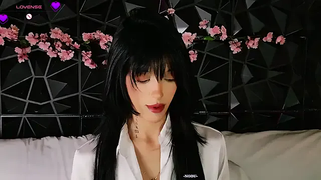 cozymell – webcam model profile photo Image 2