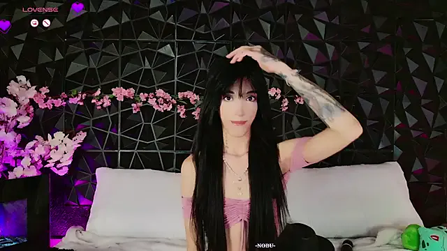 cozymell – webcam model profile photo Image 9