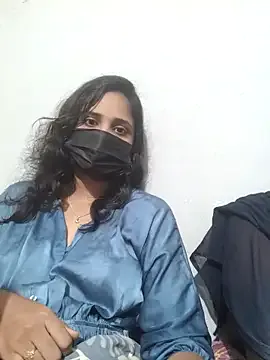 hina_porn – webcam model profile photo Image 2