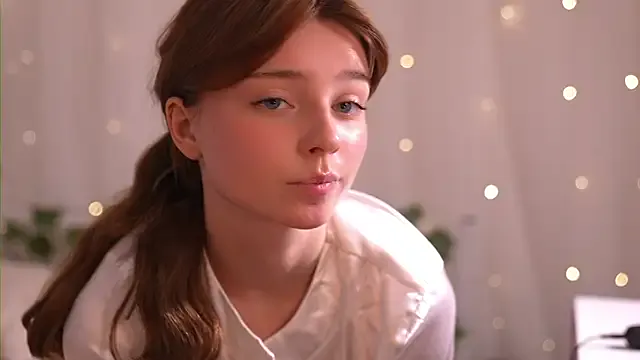 lucretiaburnaugh – webcam model profile photo Image 11