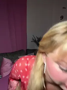 -MiaSweet- – webcam model profile photo Image 11