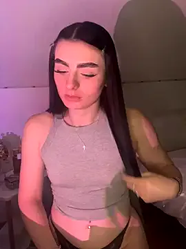 IORio2 – webcam model profile photo Image 16