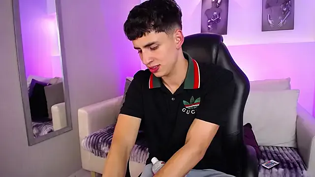 manlymanson – webcam model profile photo Image 8