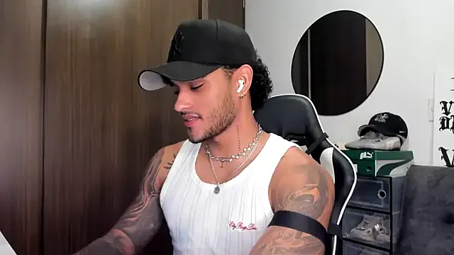 primarch777 – webcam model profile photo Image 11