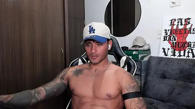 primarch777 – webcam model profile photo Image 18