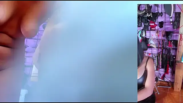 zui_lu – webcam model profile photo Image 4