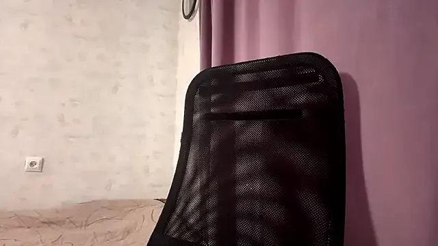 Linnea – webcam model profile photo Image 7