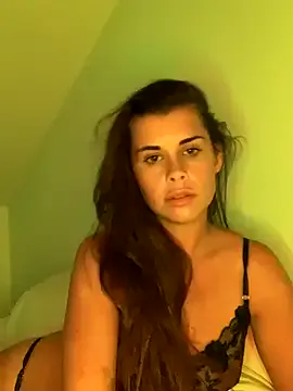 LinaTwins – webcam model profile photo Image 4