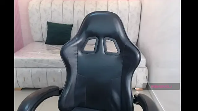 Linnea – webcam model profile photo Image 17