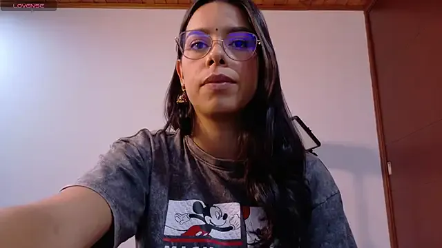 kyara_glasses – webcam model profile photo Image 8