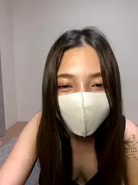 hina_porn – webcam model profile photo Image 3