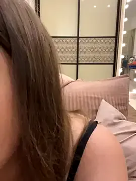 kohlbird – webcam model profile photo Image 6