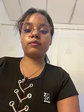 Linnea – webcam model profile photo Image 13