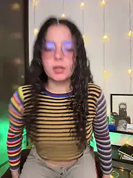 lucretiaburnaugh – webcam model profile photo Image 7