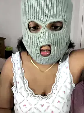 HopeHeaven – webcam model profile photo Image 4