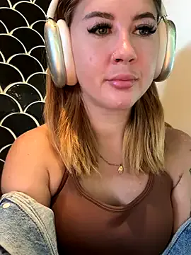 miaandmolly_ – webcam model profile photo Image 2