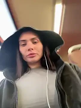 Men-esthe-Live – webcam model profile photo Image 12