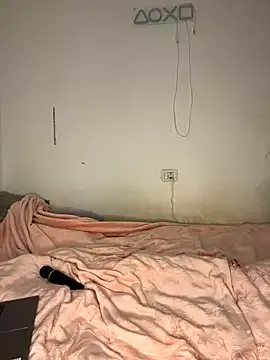 lucretiaburnaugh – webcam model profile photo Image 3