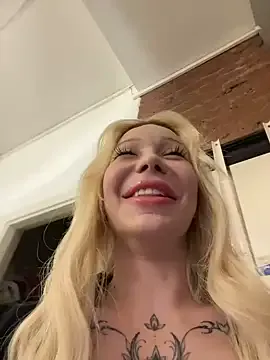 EvieEvans – webcam model profile photo Image 3